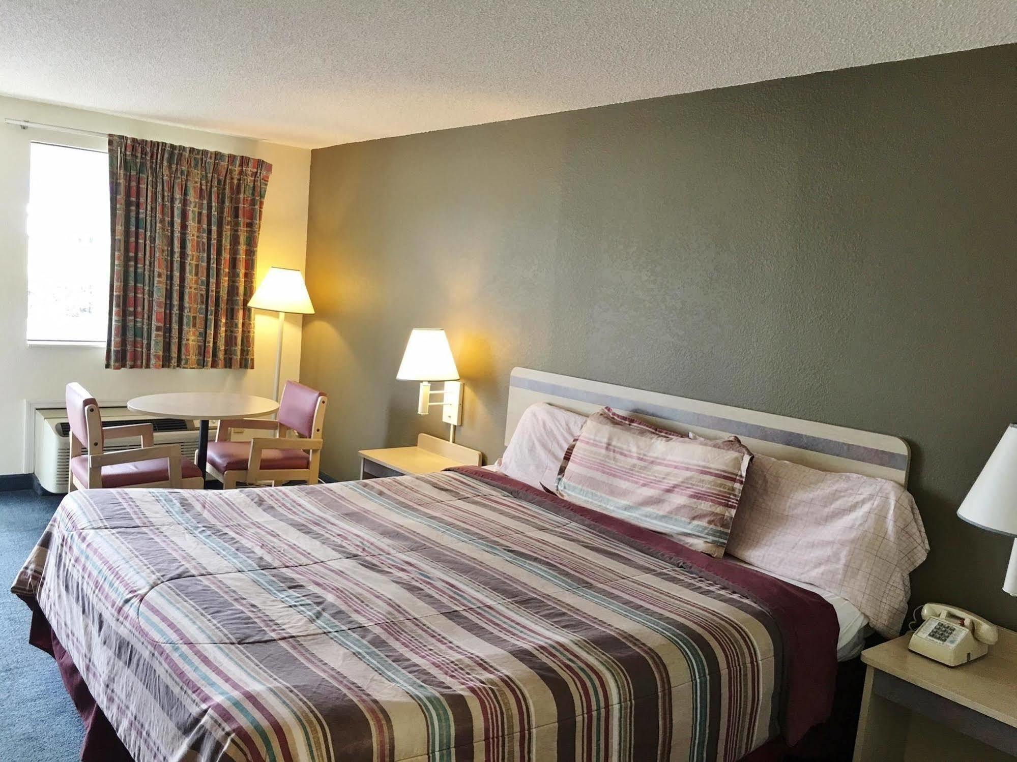 Rodeway Inn Elkton Extérieur photo